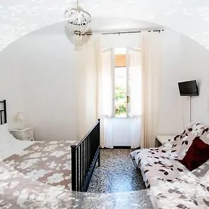 https://chez-giovanna-via-roma.hotelitalianriviera.com